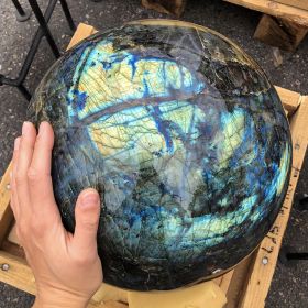 One polished labradorite sphere, natural mineral ornament, suitable for home/office/Thanksgiving/Christmas/Halloween/Hanuk/St. (size: 6-7cm)